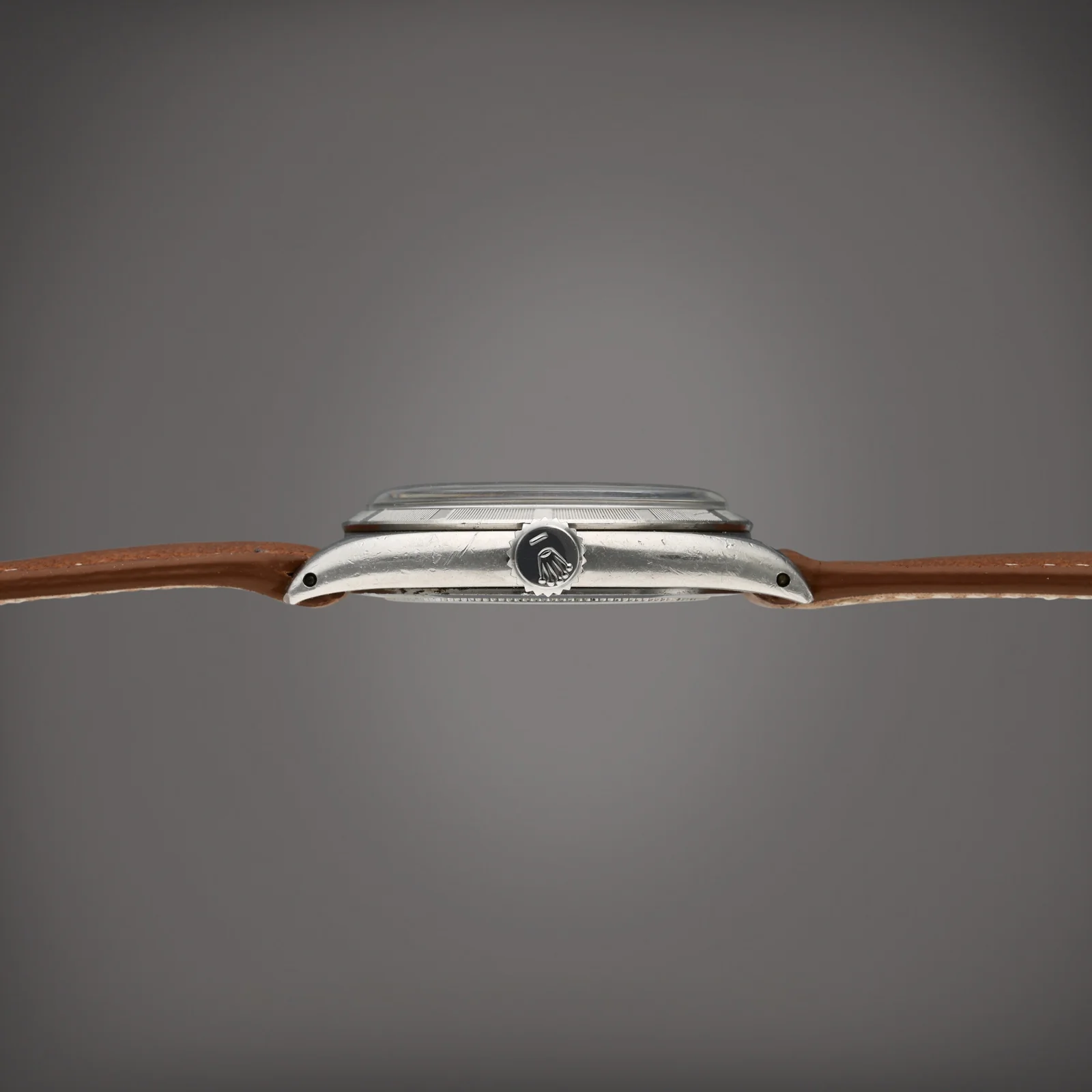 Crown-side profile of case 786,944. Sotheby's, 2023 lot 134.