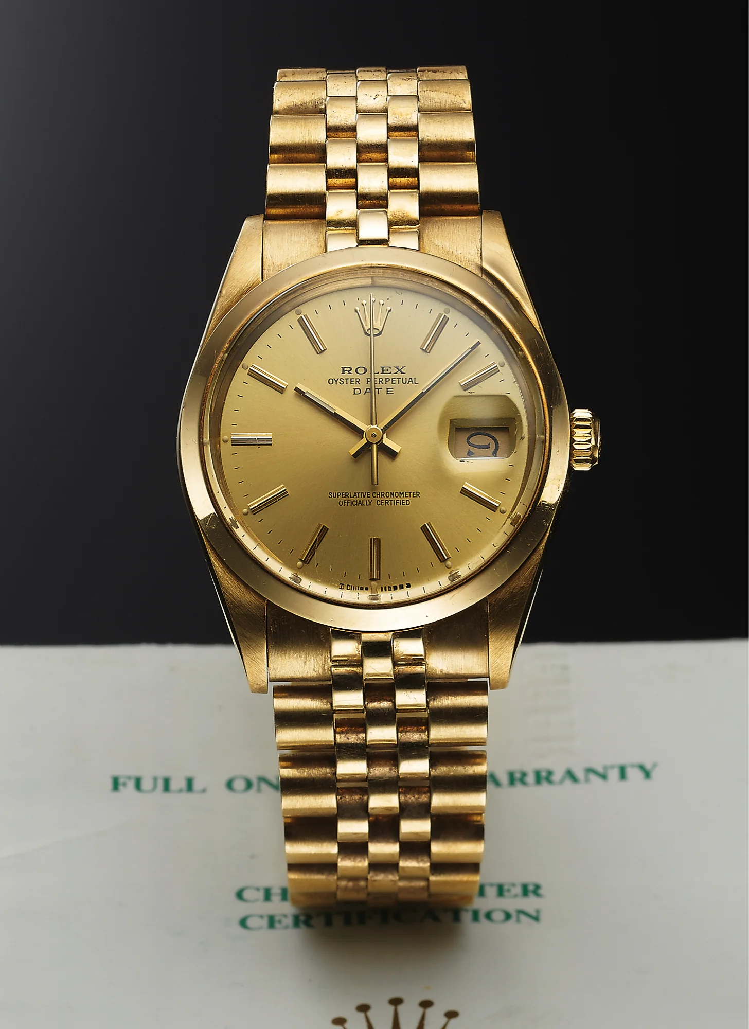 Rolex Oyster Perpetual Date ref. 15007 in 14k yellow gold with a champagne dial