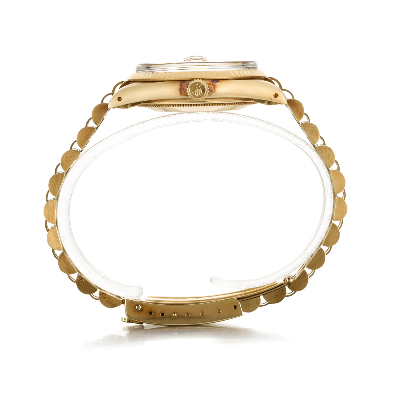 Case profile and crown on case 7107210, Sotheby's lot 702.
