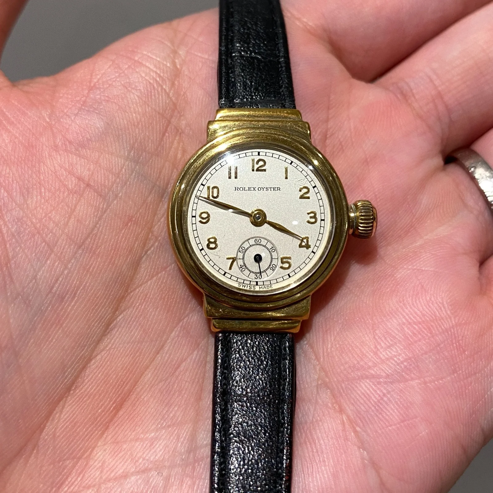 AS Watches listing attributed to ref. 2331; yellow-gold stepped-lug case